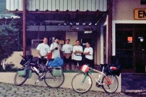 1993-01 Viagem de Bicicleta - Itajubá > São Sebastião - Jarbas, Léo, Cristian, Márcio e Casella - 3