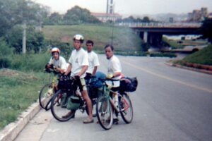 1993-01 Viagem de Bicicleta - Itajubá > São Sebastião - Jarbas, Léo, Cristian, Márcio e Casella - 5